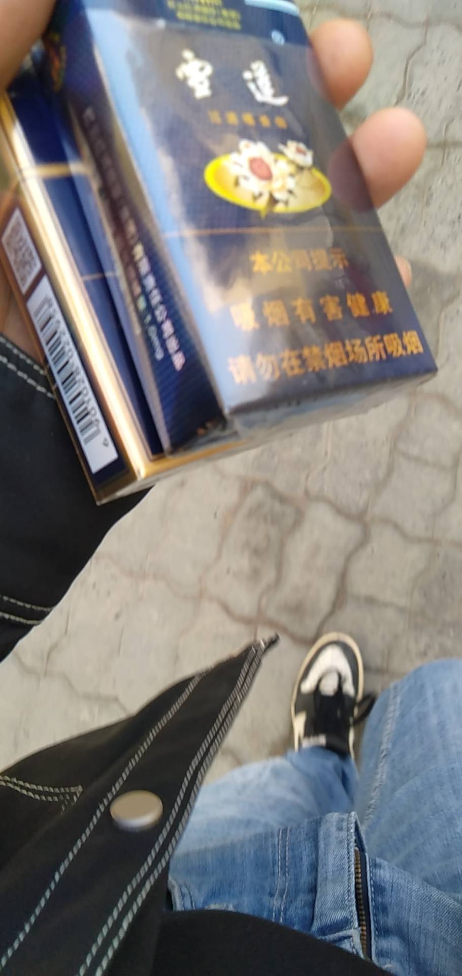 这两天红了几个 中秋随便打开卡农还能申请个几百 但是现在完全看不上 还特么不够下一50 / 作者:空巢老人ii / 