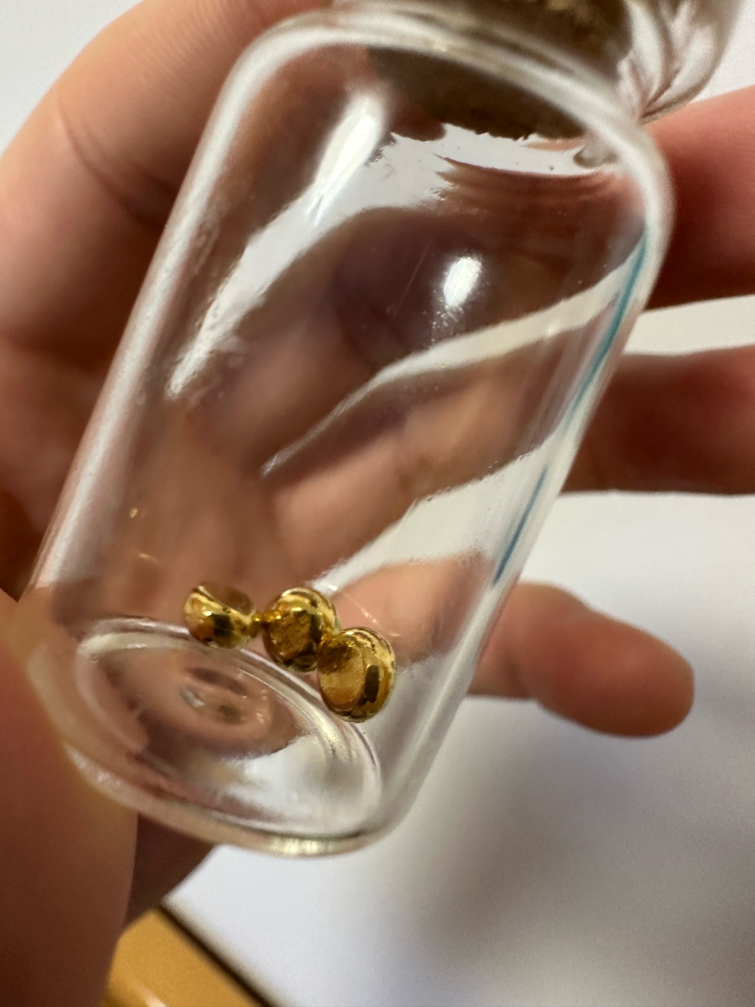 宝酷商城，小金豆到货了。烟台顺丰发过来的，一共3g，线下465一克回收的。

40 / 作者:Sawf / 