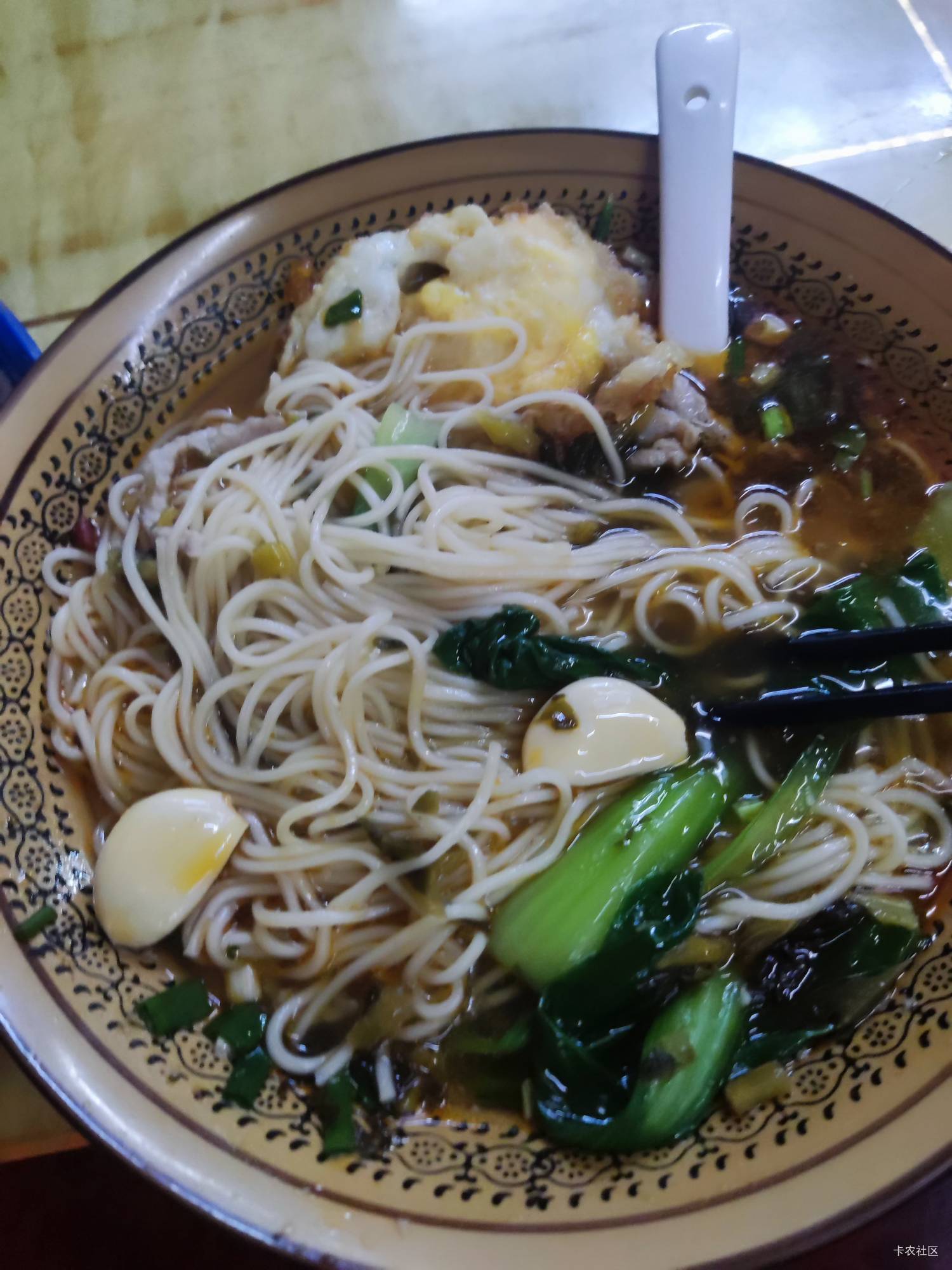 不知道从什么时候开始。吃面喜欢和大蒜一起吃，没有大蒜吃不下一点

51 / 作者:那个女孩呀 / 