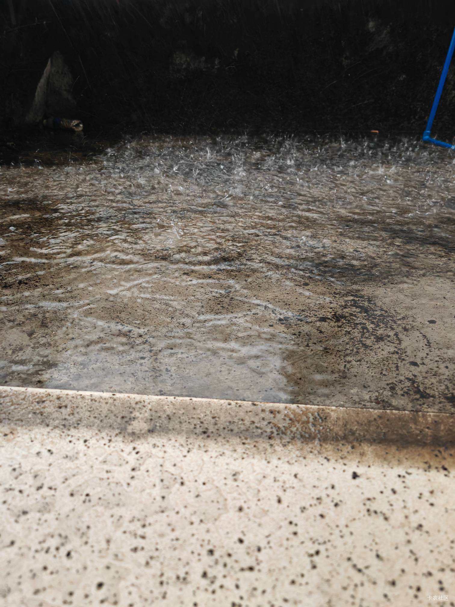 好大的暴雨啊

16 / 作者:神孙策 / 