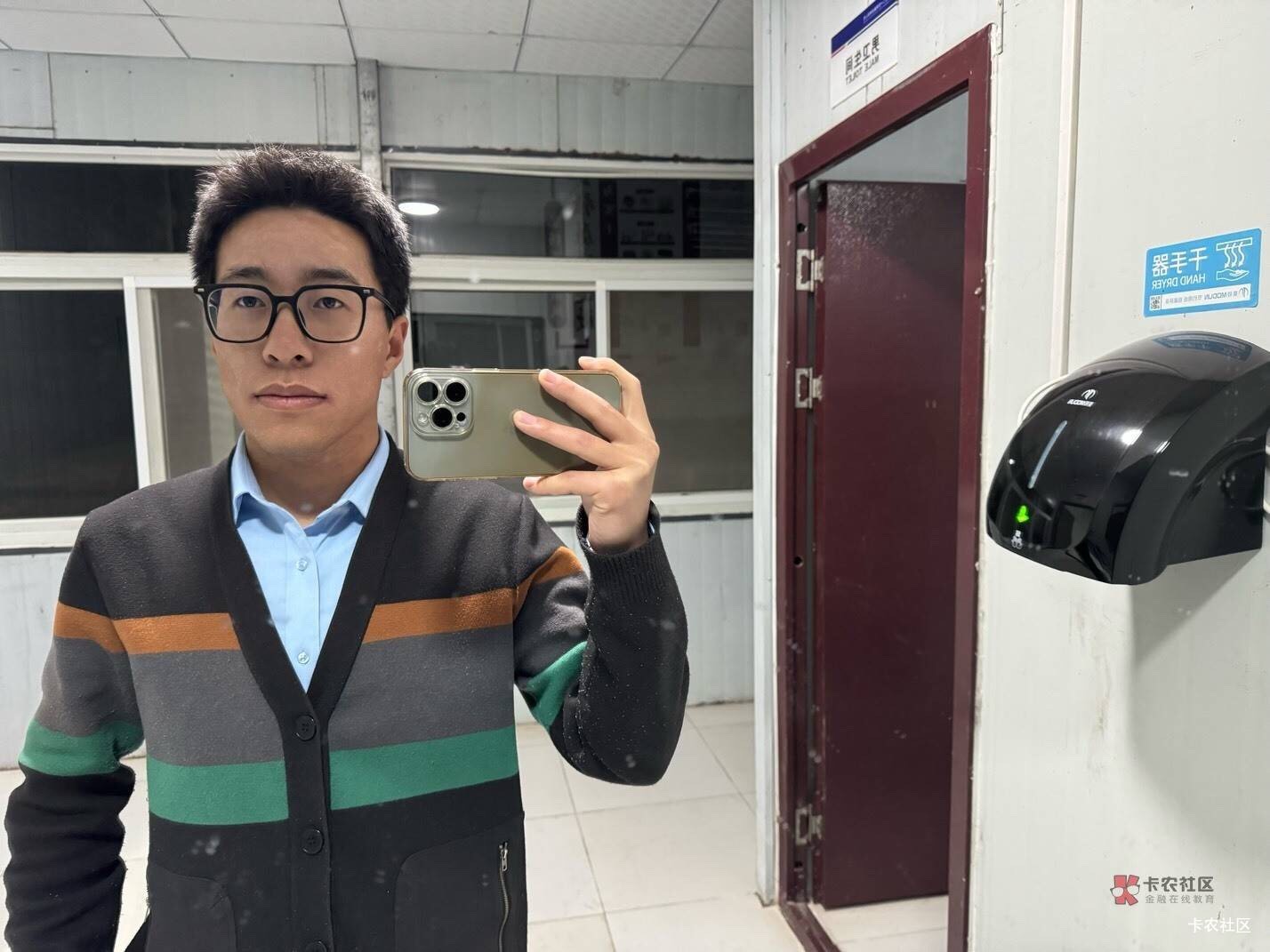 我靠咋回事，深工基本每个月都能毕业，这个月到现在一个没中过，也从没刷过步数啥的，55 / 作者:孽灭 / 