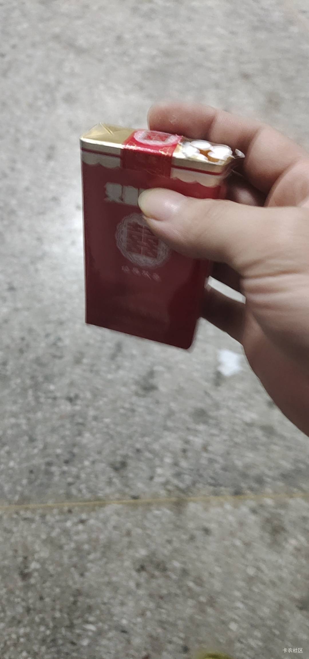凑了13块买了一包这个   

34 / 作者:尔时喉 / 