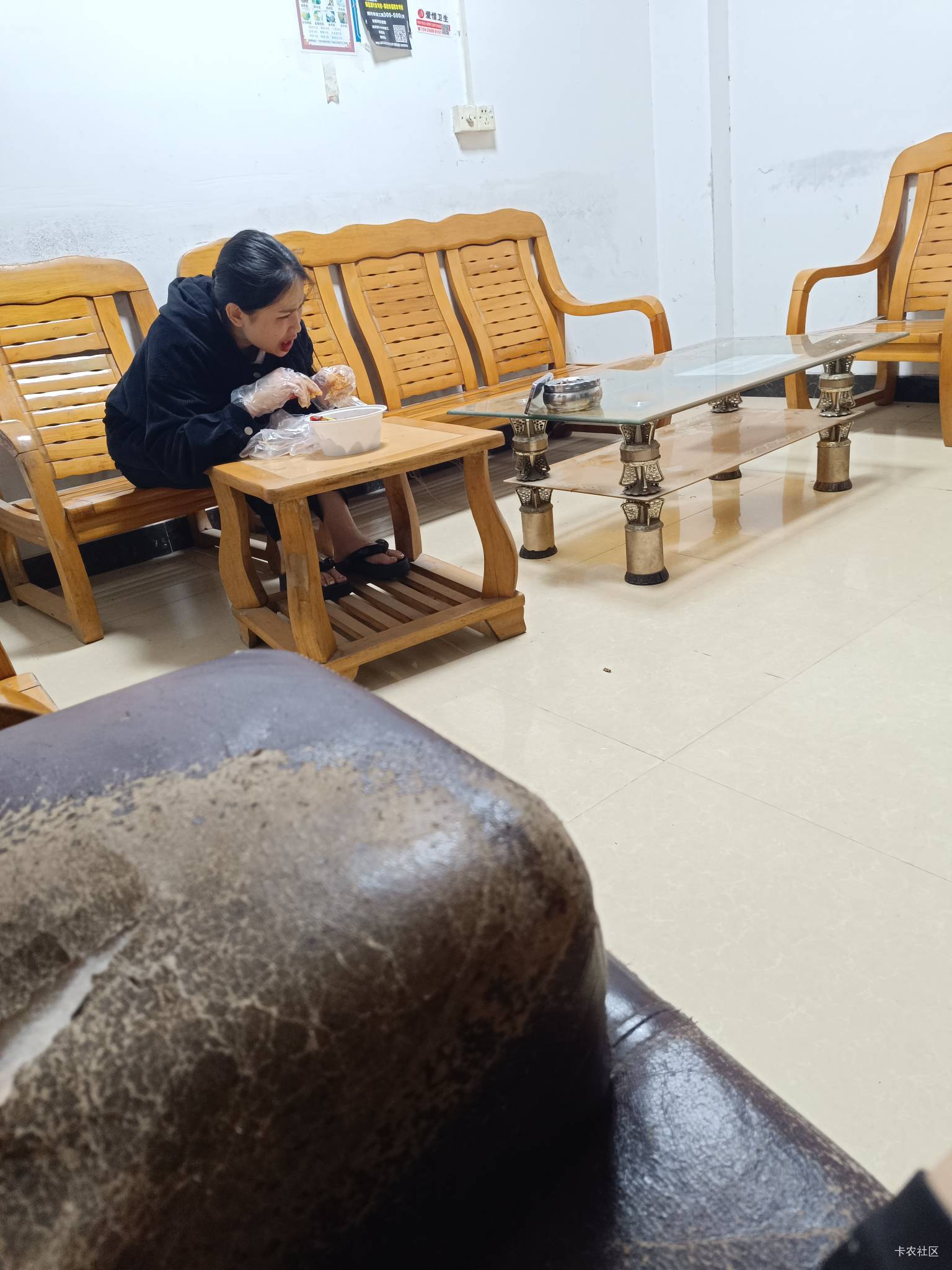 充电站躺平。



28 / 作者:开弓没有回头箭 / 
