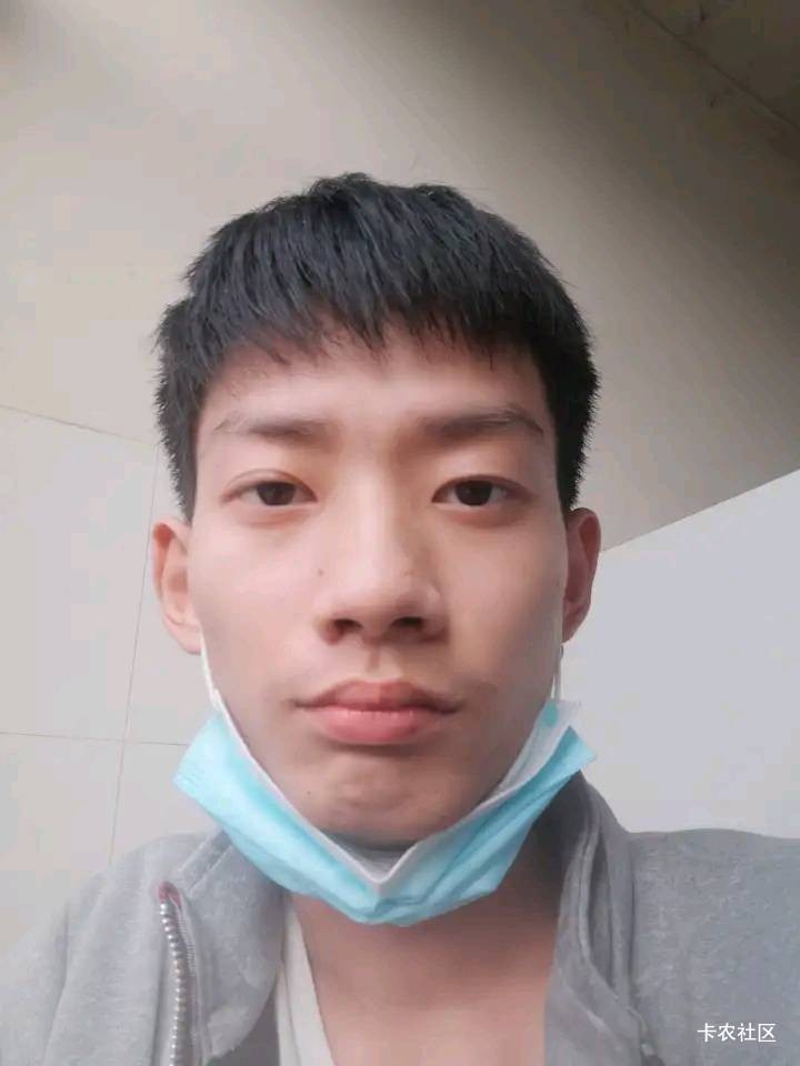 自己家庭条件不好就算了，还不努力工作，存钱，还学人家挂壁，老哥们挂壁，起码能薅毛43 / 作者:天空的时候给我 / 