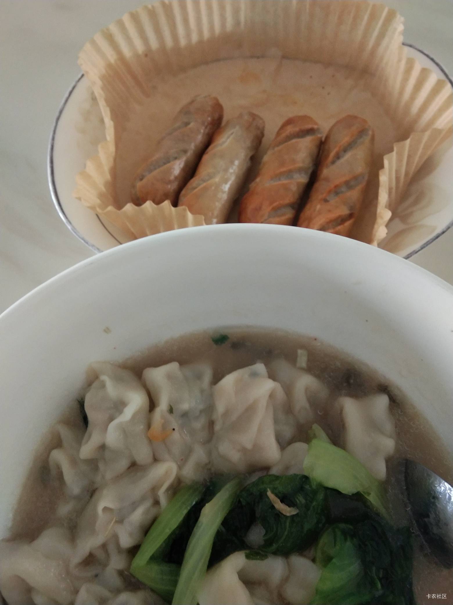 无毛简单吃点，接着睡觉

15 / 作者:七a七 / 