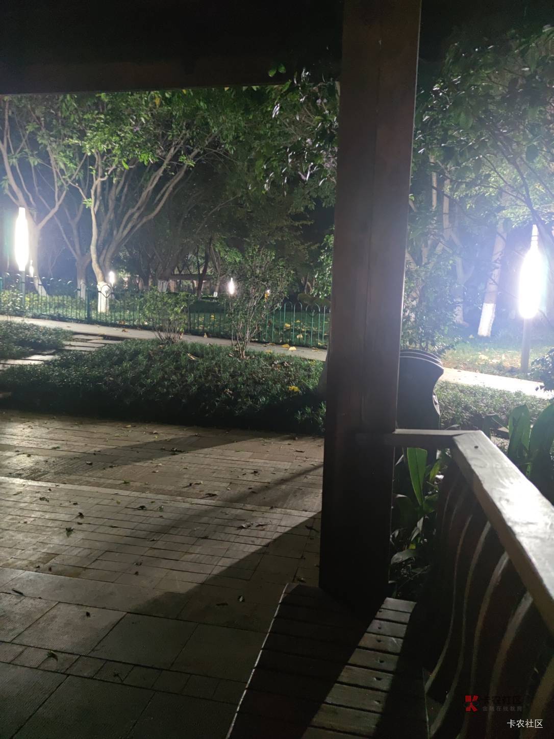 下雨天挂壁房真闷热

41 / 作者:桃园三坑刘阿满 / 