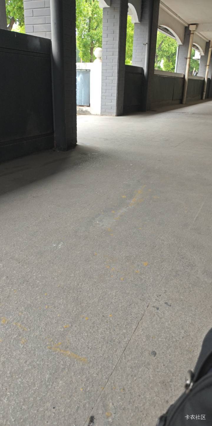 在江苏上海开了十几张卡，到浙江嘉兴一张卡也开不出来，tmdlj一来就柜台查询，说人行57 / 作者:露西亚的鱼 / 