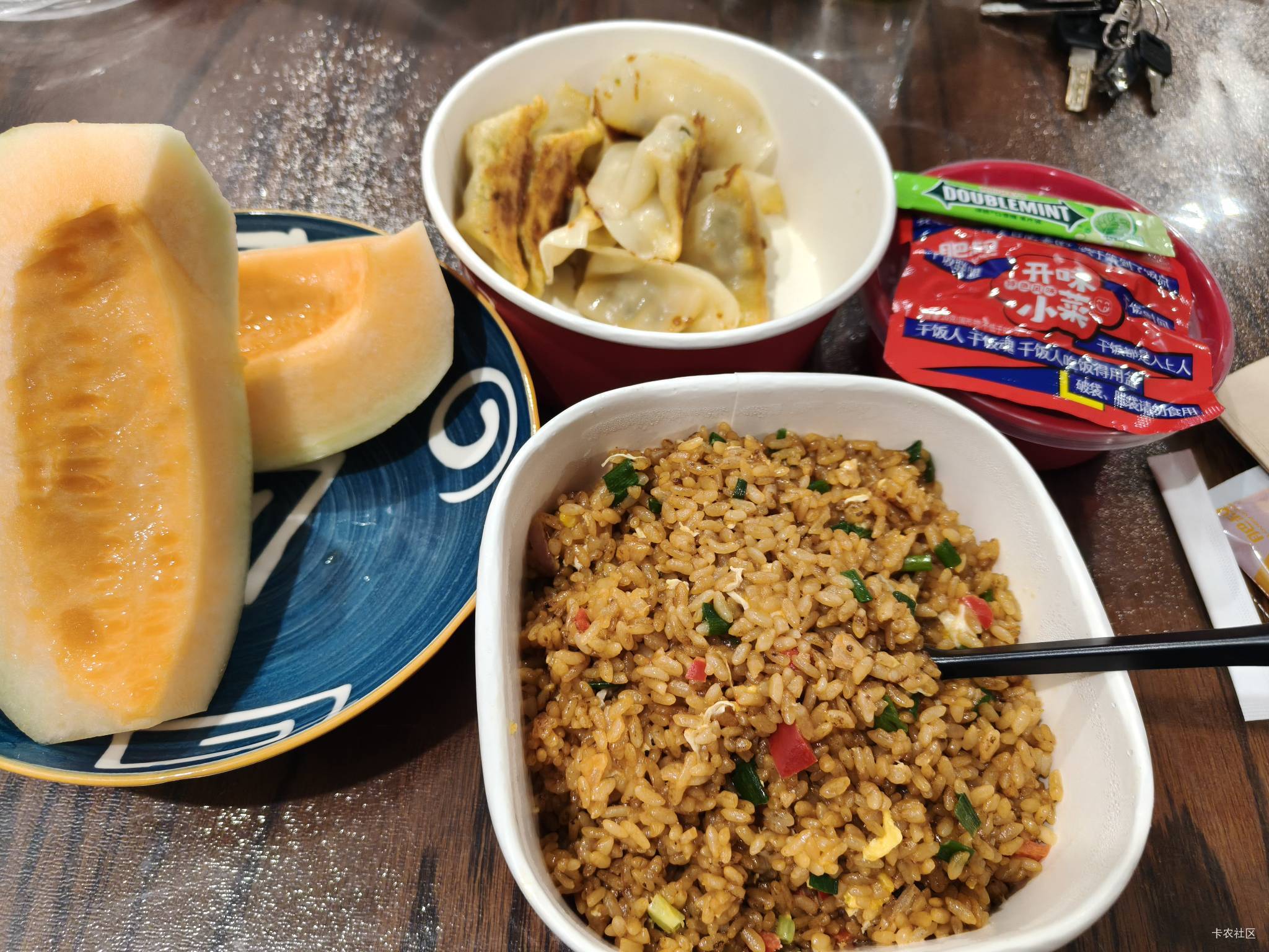 不想做饭了。点了份外卖吃

57 / 作者:ifgytg / 