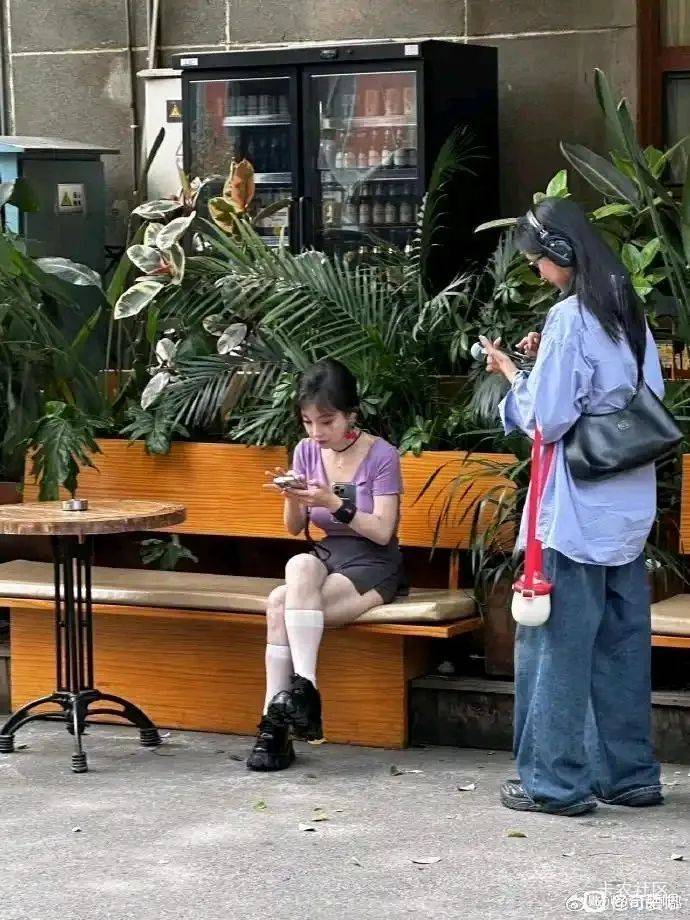 有老哥认出来这是谁吗？


冯提莫



52 / 作者:慢慢划水上岸中 / 
