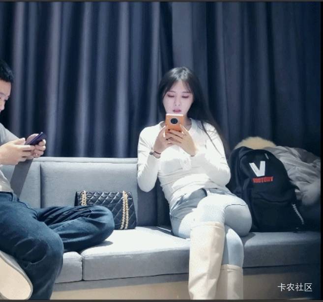 现在毛这么少，老哥们怎么吃饭的，杭州外卖都停了，现在美团付款都没优惠

28 / 作者:平西将福 / 
