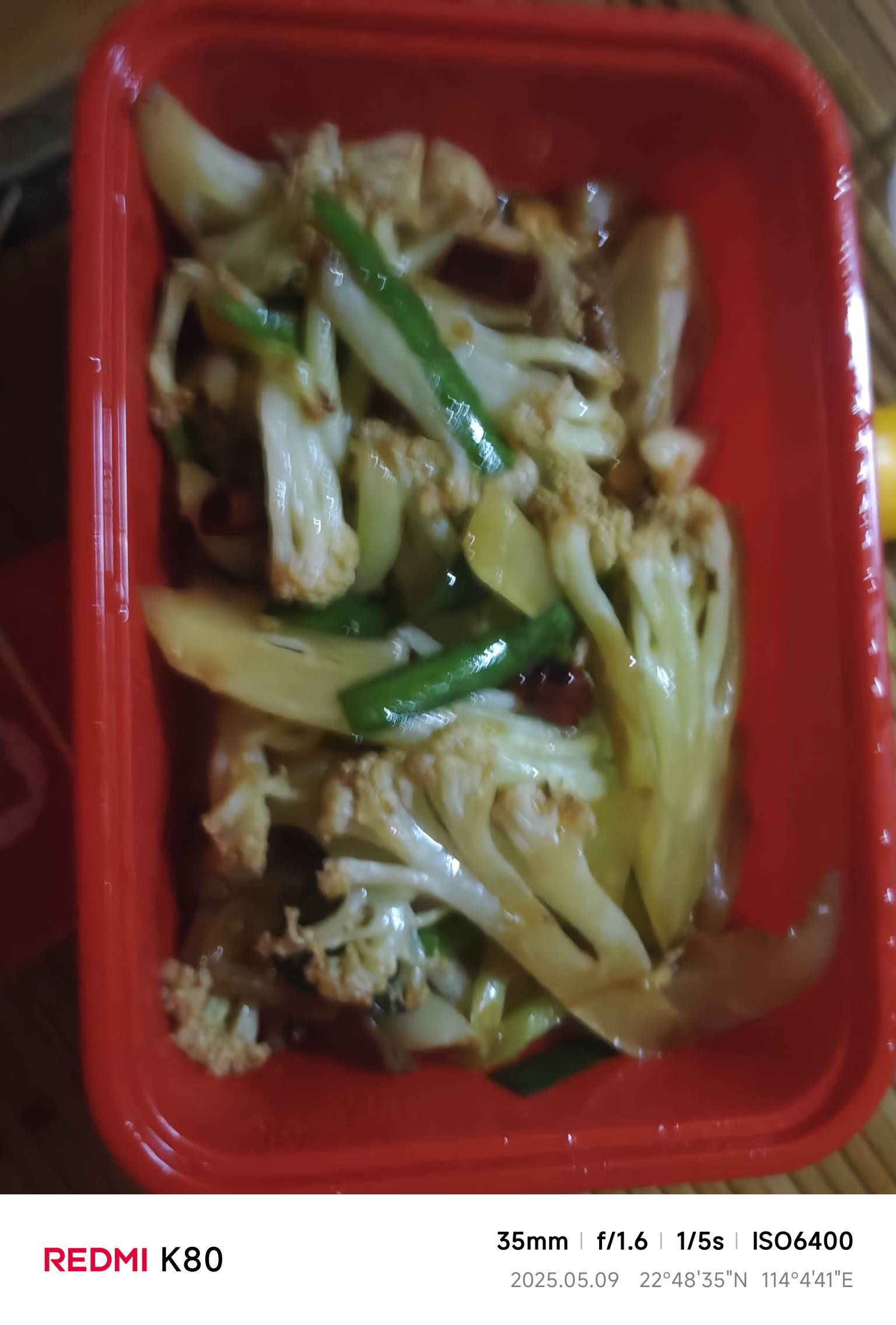 28块钱还列外收3.2配送费2快打包费，特么的


23 / 作者:荔枝点好吗 / 