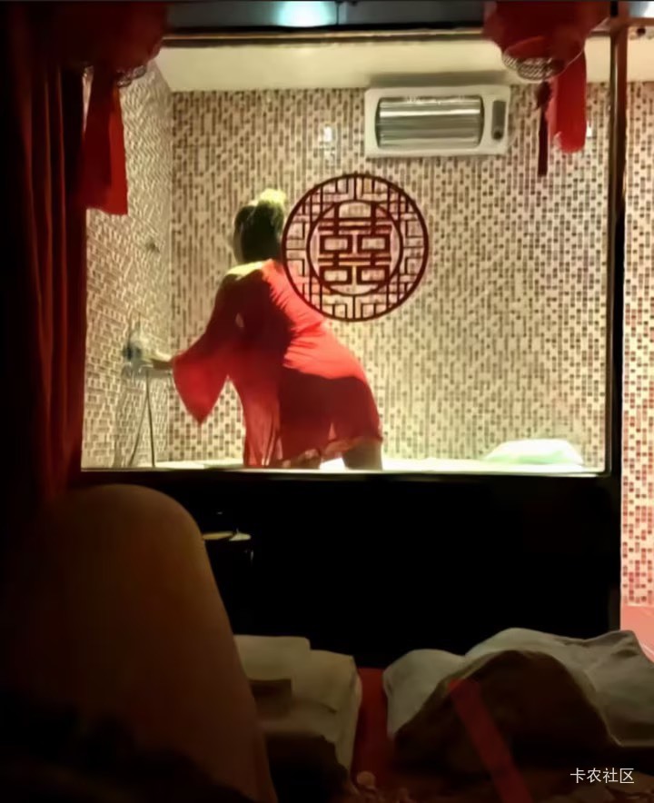 没毛，打个飞机睡觉

7 / 作者:我默默不说话呢 / 