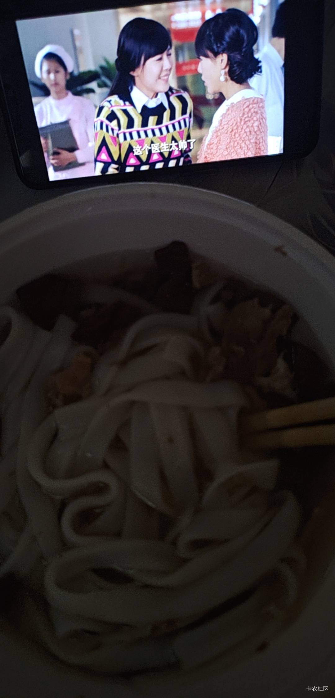 老哥们吃早饭了

58 / 作者:N咬NM呢？ / 