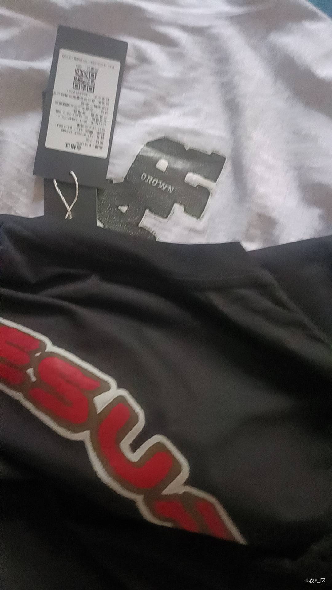 老铁们，天气热了。我是雷锋，深怕老哥饿着，冻着！！！老哥的衣服。看图！老号只要拉74 / 作者:所有老哥是垃圾 / 