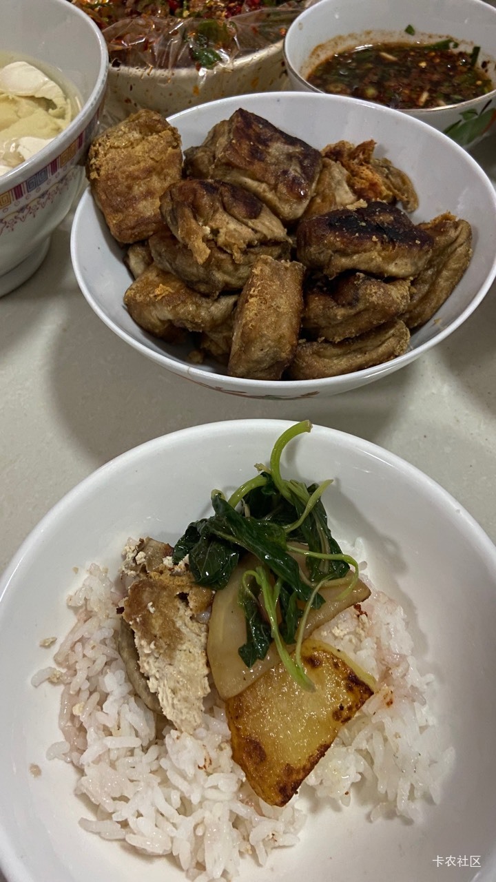 吃饭了老哥们

63 / 作者:布吉小红红 / 