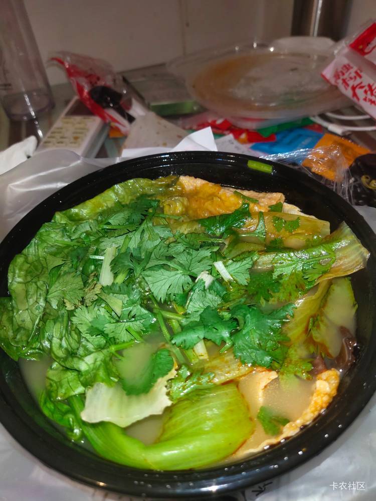 睡醒就吃，东子挂壁螺丝粉，优惠下来10块，全款拿下，第一次吃螺丝粉，我爱吃香菜，特38 / 作者:小椰子哥哥 / 