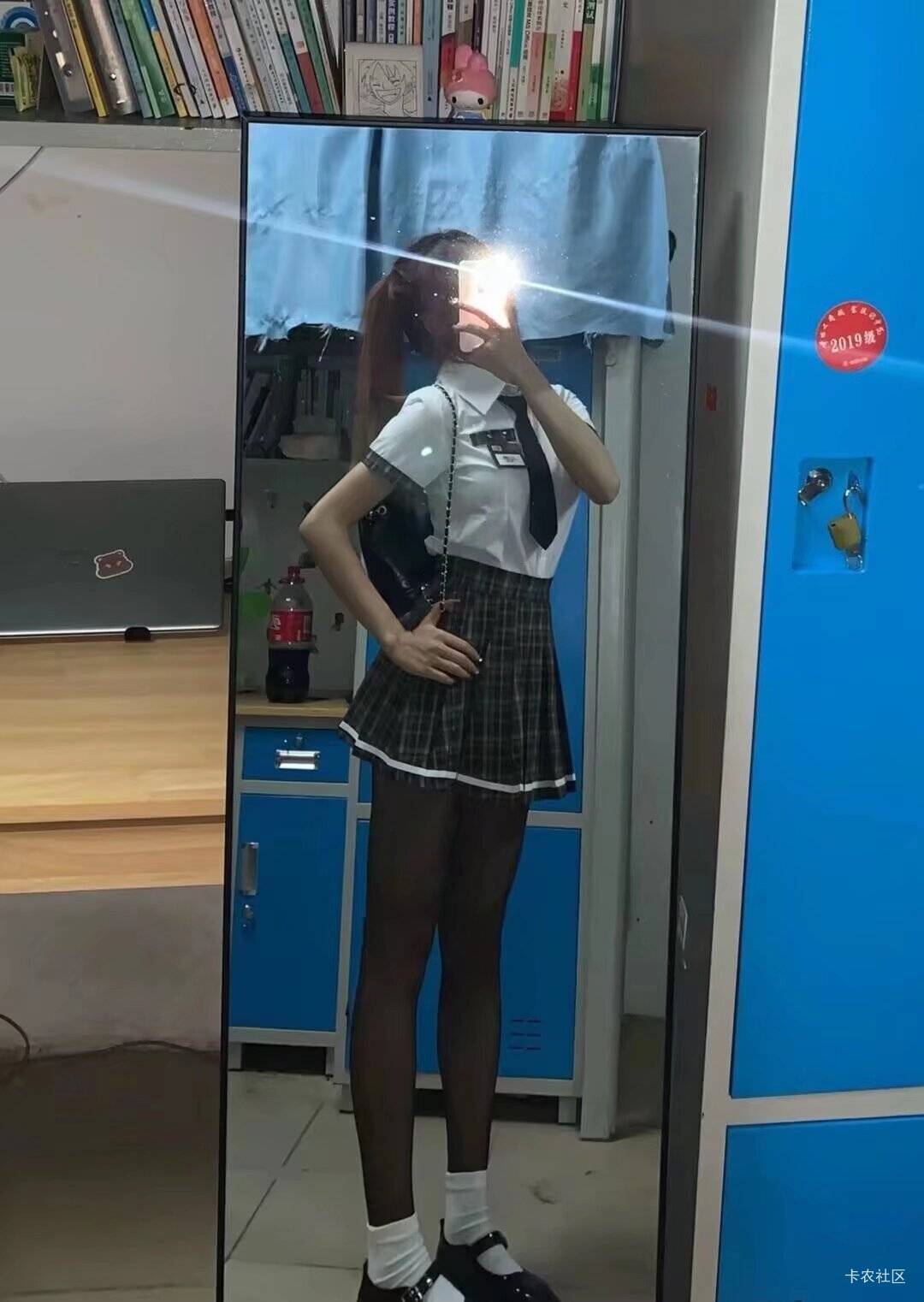 没钱出来活动一下



93 / 作者:服饰币子弹 / 