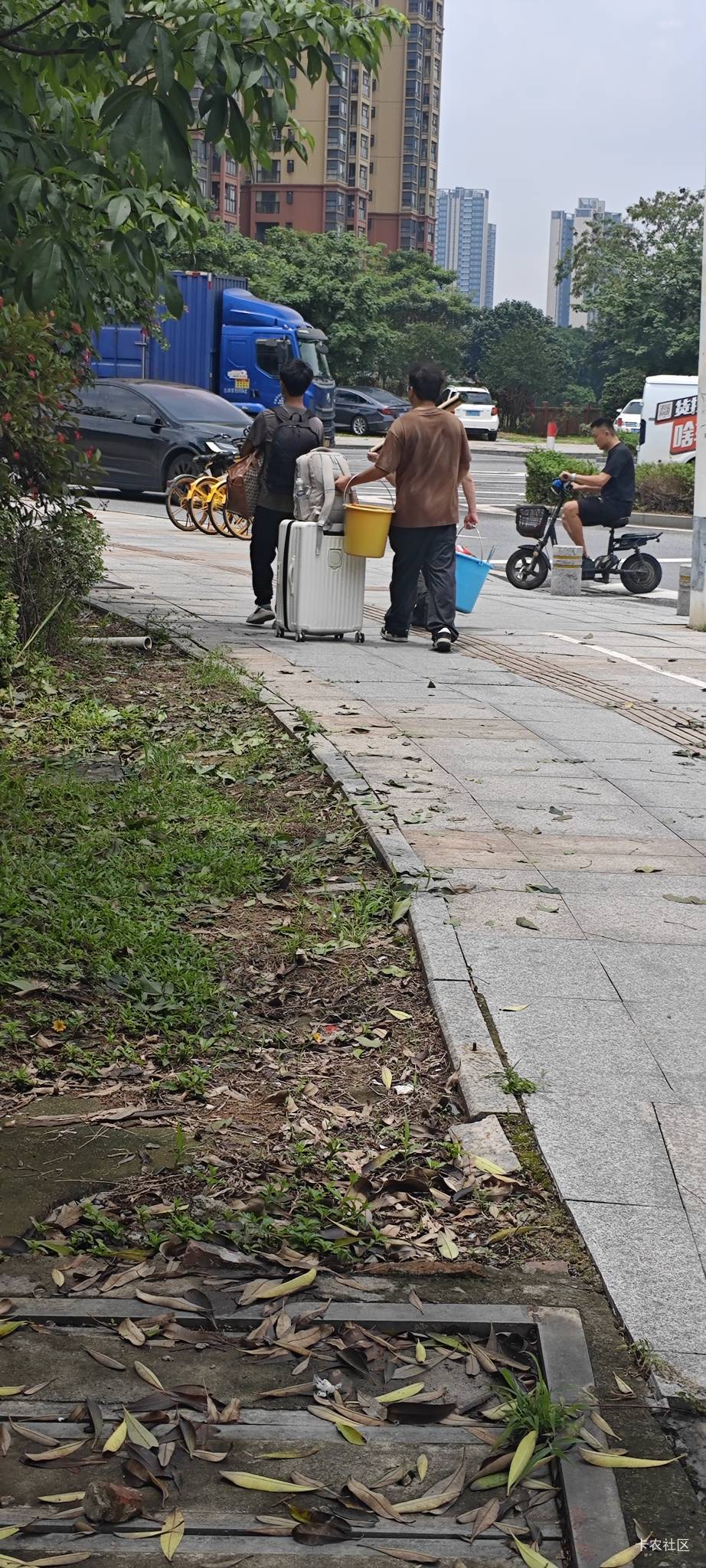 三个老哥，石碣东聚电子厂跑路了

80 / 作者:卡农豆包 / 
