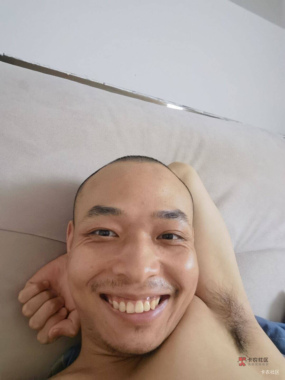 早上汤粉或者是包子豆浆
中午黄焖鸡米饭或者是小碗菜
晚上煲仔饭或者是猪脚饭


55 / 作者:桃园三坑刘阿满 / 