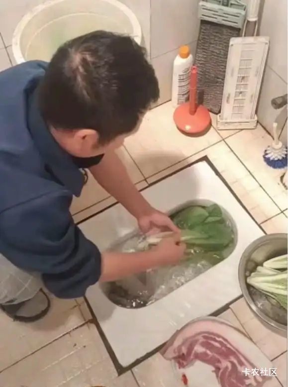 有没有在浙江苏州中华园的挂壁仔？
开始做饭了，集合吃饭

1 / 作者:朱铁胆 / 