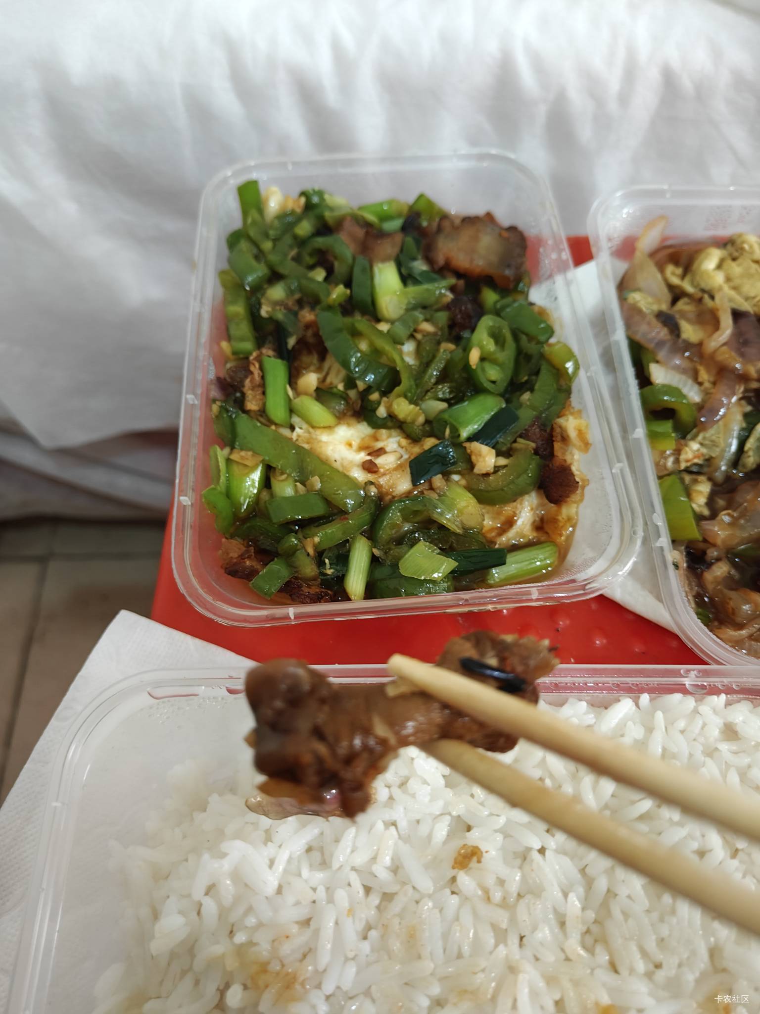 逆天  点的荷包蛋回锅肉  吃出鸡身上的东西

63 / 作者:苦熬梁家河 / 