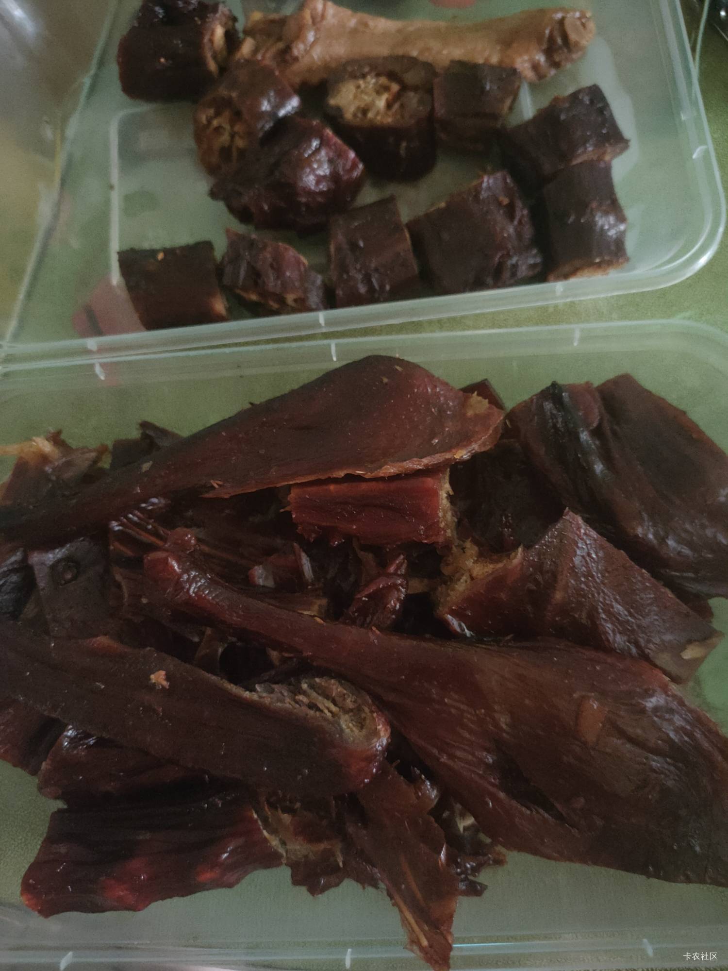 感谢东哥送来的美食实付5+8=13  三杯奶茶加半只酱板鸭，加鸭脖，鸭翅 不错。


14 / 作者:回望Yuki / 