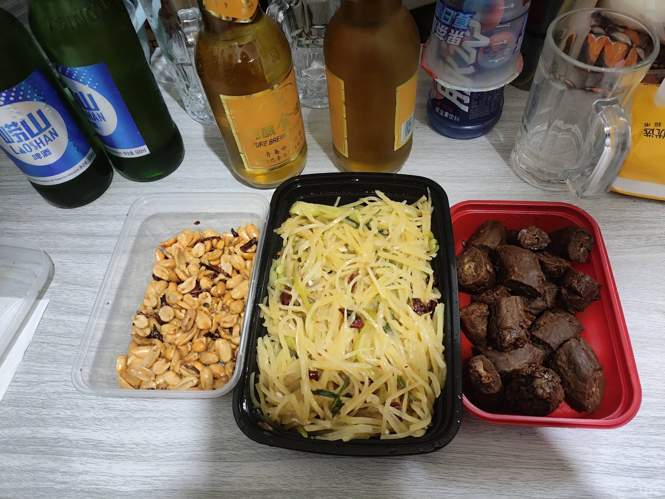 大热天，当啤酒又端起来的时候，我的心情是无比的爽感谢东哥提供，这些菜加啤酒实付1564 / 作者:会飞的大鲨鱼 / 