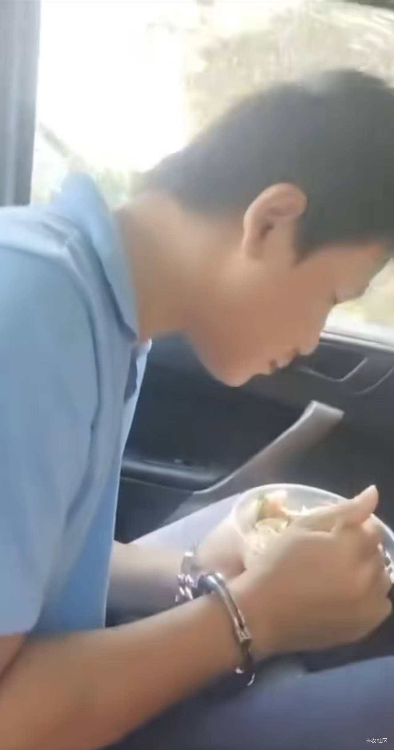 老哥们，终于蹭上饭了，


35 / 作者:心若沉浮则浅笑 / 