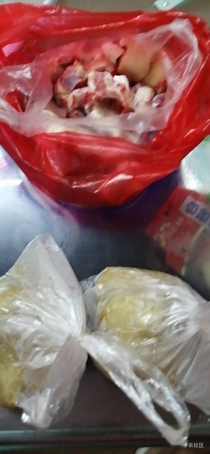 老哥早餐粽子，中午猪脚，晚上饿肚子

78 / 作者:卡农三嫂 / 