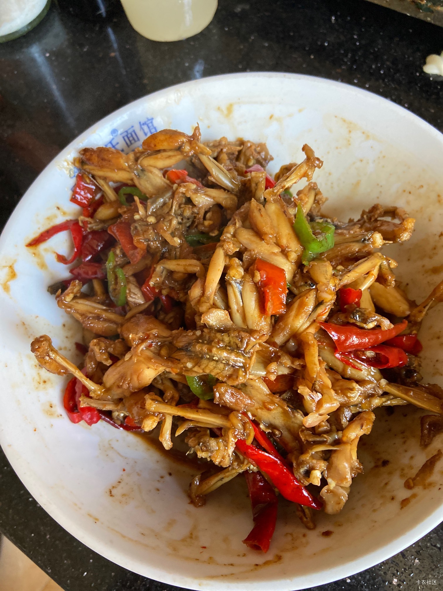 烧了个蛤蟆下酒，喝完睡觉！

65 / 作者:我默默不说话呢 / 