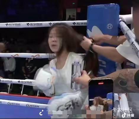 东北第一巴图鲁董赤赤VS暴躁维嘉
拳拳到脸。真不是盖嘞。给维嘉都揍出应急反应了




66 / 作者:劳动委员会主任 / 