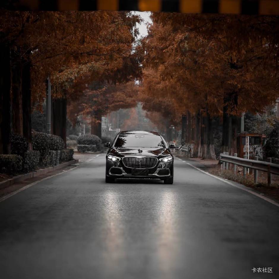 已经记不清了

只记得在我倒下没钱的时候你们偷偷把钱藏起来陪我一起饿肚子

好起来的9 / 作者:老鼠哥 / 