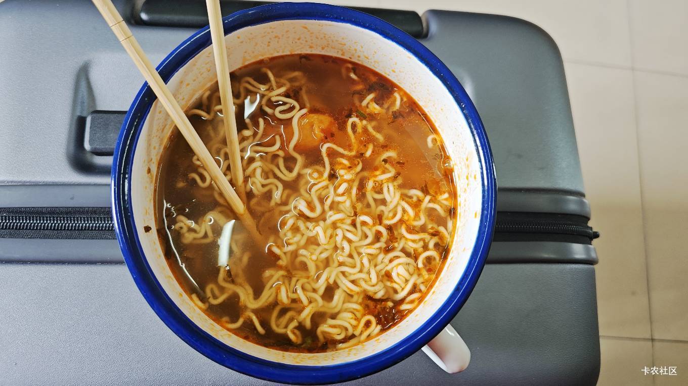 今天什么游戏注册有包？
太饿了

13 / 作者:桃园三坑刘阿满 / 