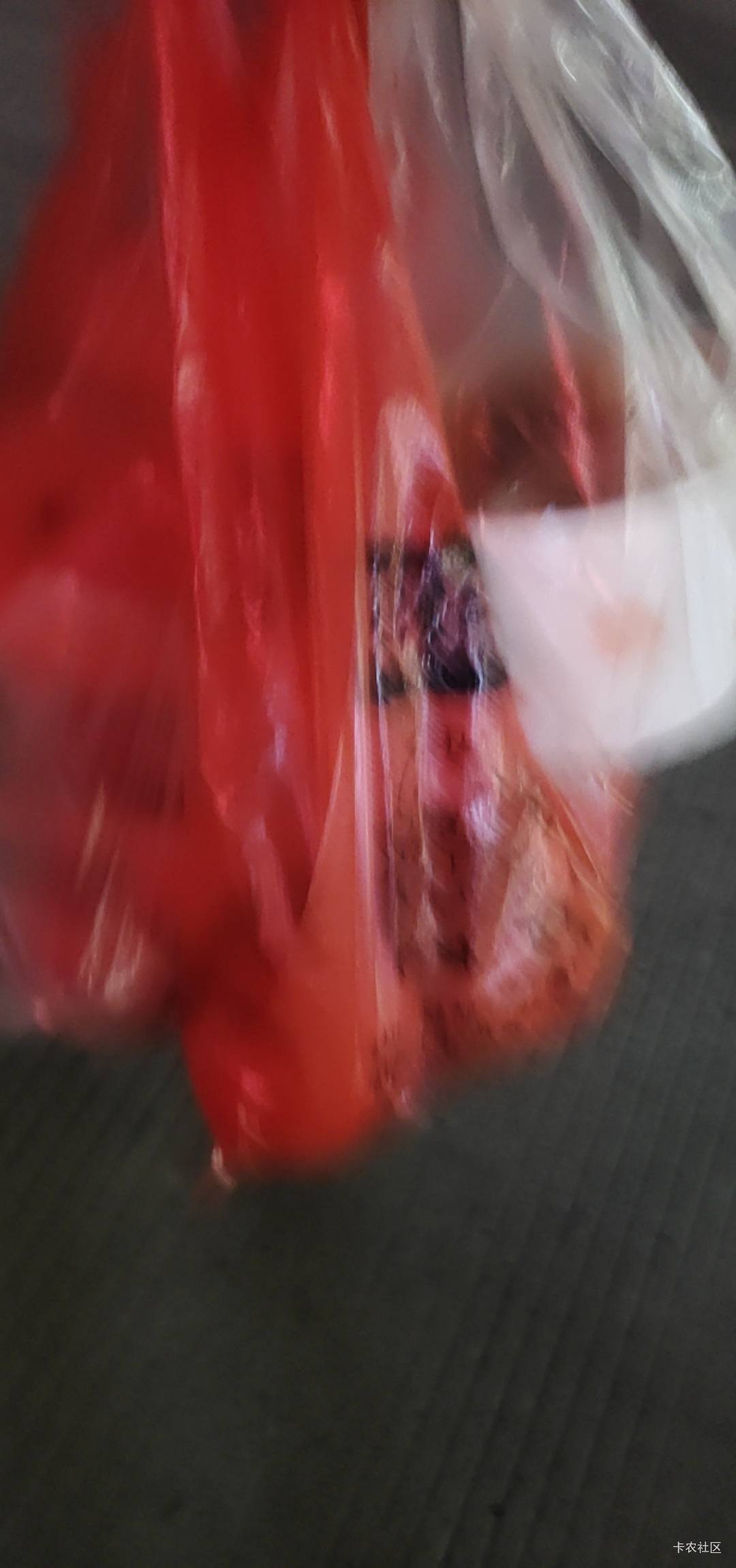 外面逛了一圈不知道买啥吃的

42 / 作者:几·何 / 