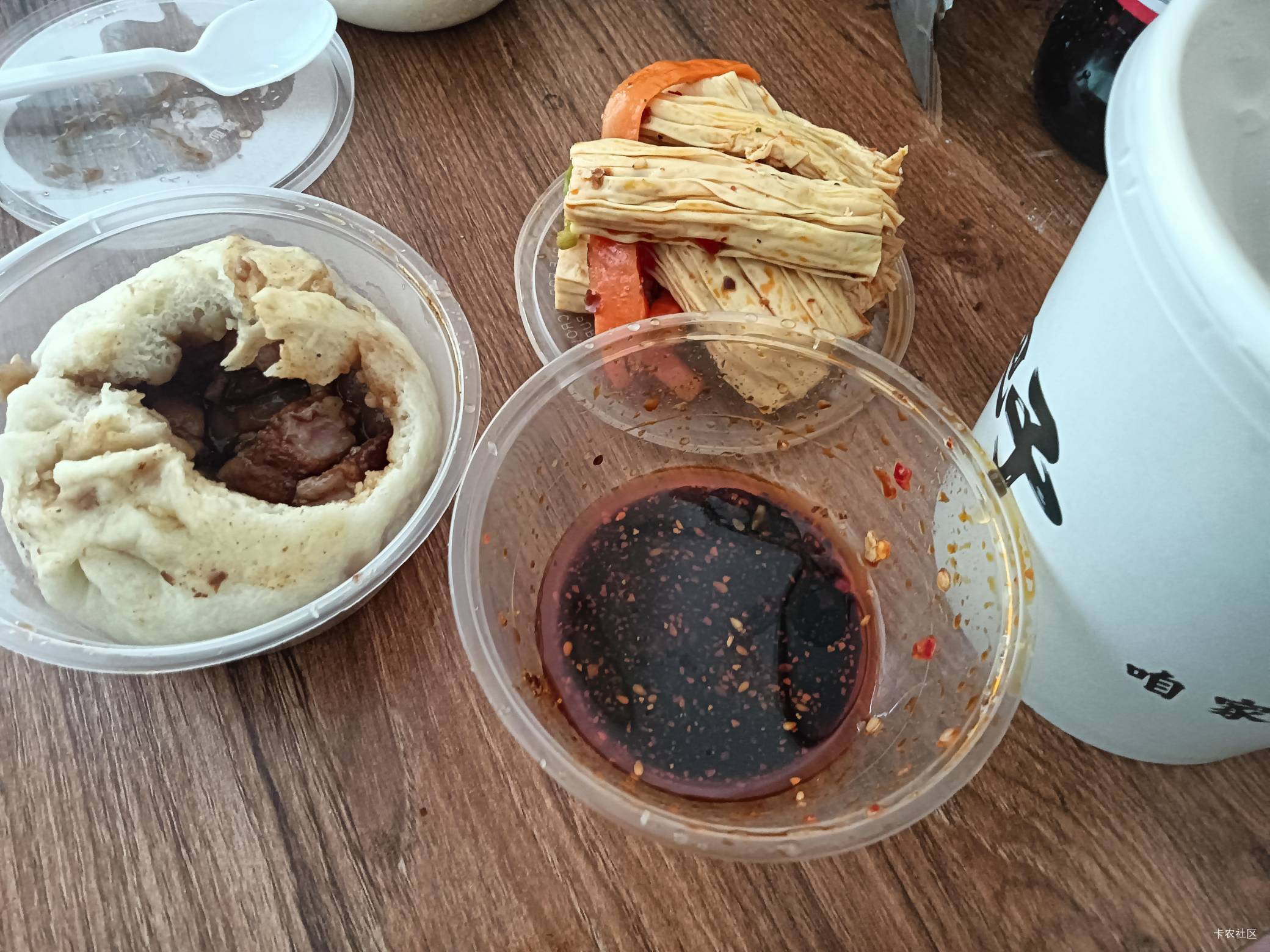 苟且偷生的日子里7块钱又吃上饭了她家这红烧肉包子是真的香 


25 / 作者:买辣椒也用券 / 
