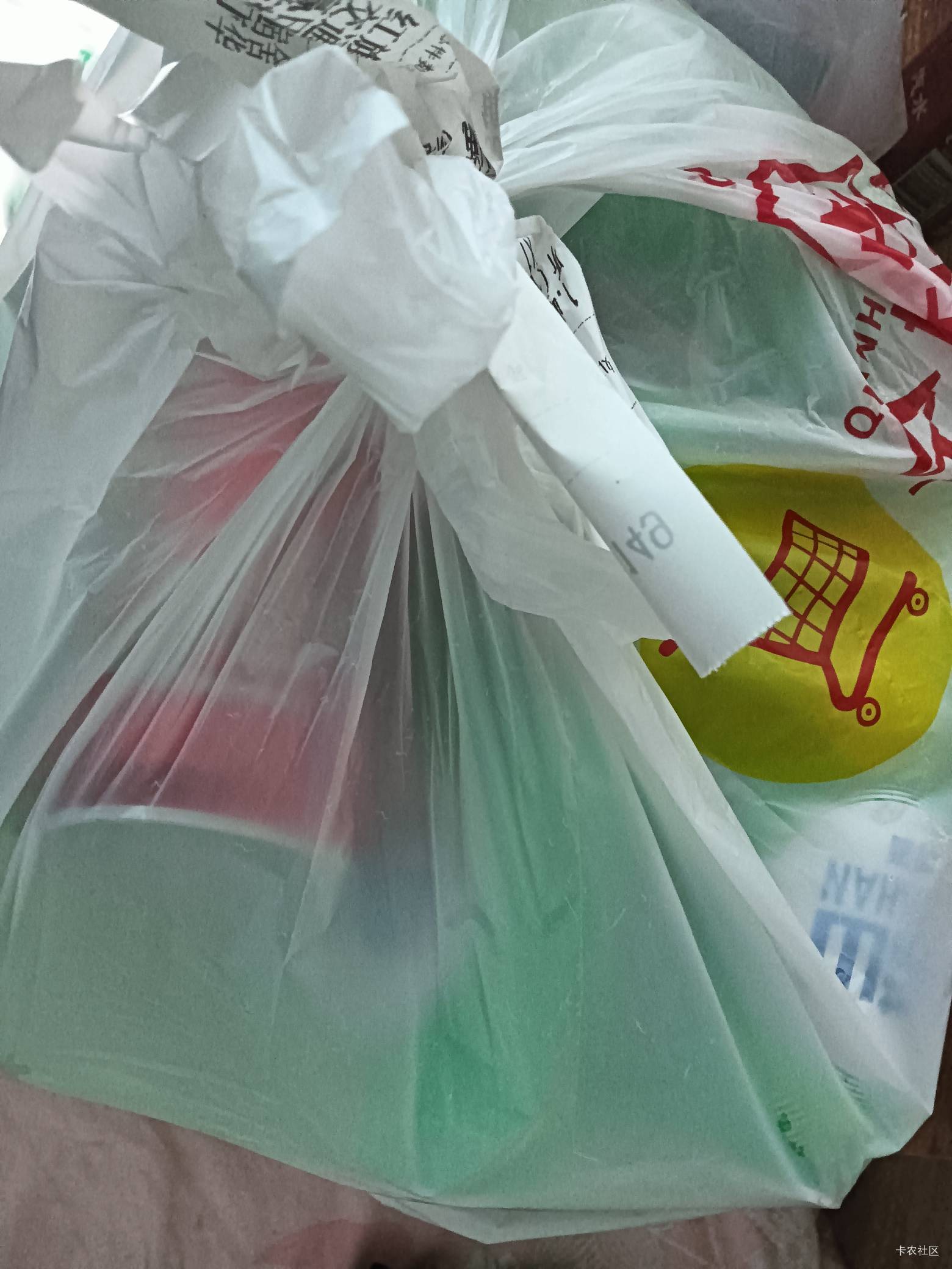 坏了老哥们，我这附近四公里以内的超市全都让我给点涨价了，以前15起送的变成满25免配38 / 作者:买辣椒也用券 / 