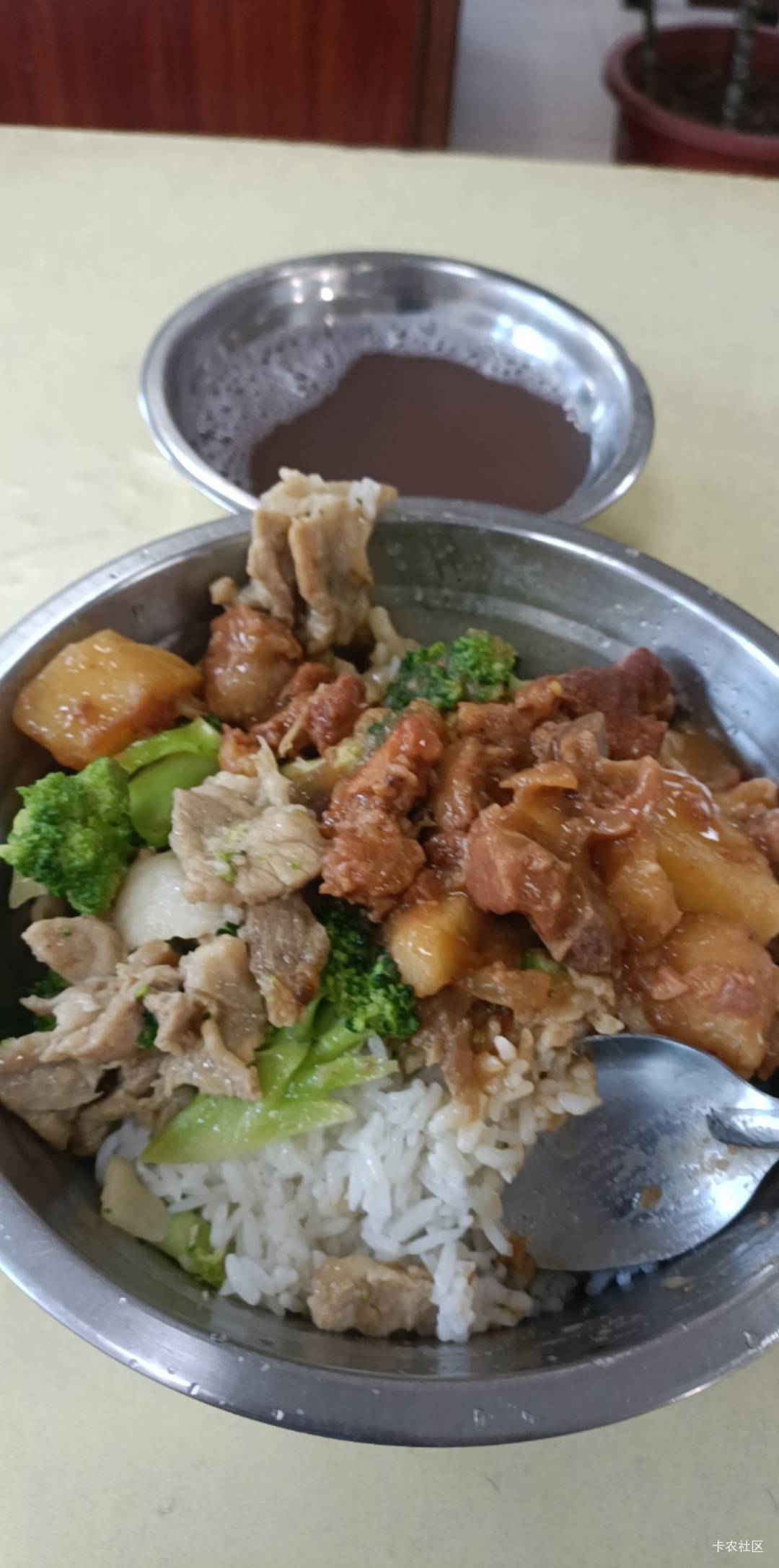 大战黑厂第十九天。小黑厂，吃猪食，144一天，攒够3k工资就跑路。



43 / 作者:撸毛老哥 / 