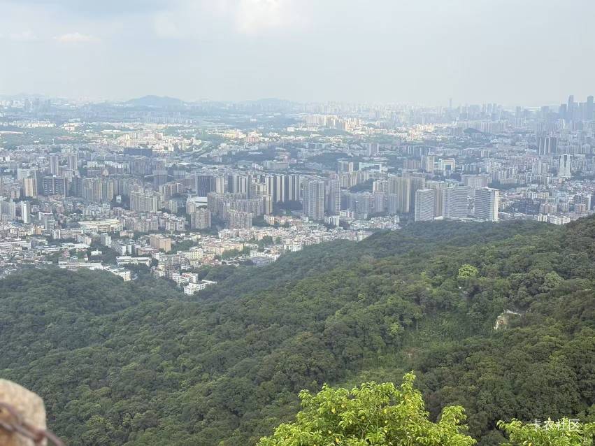老哥们今天去白云爬山 徒步上去的




25 / 作者:唉唉唉131 / 