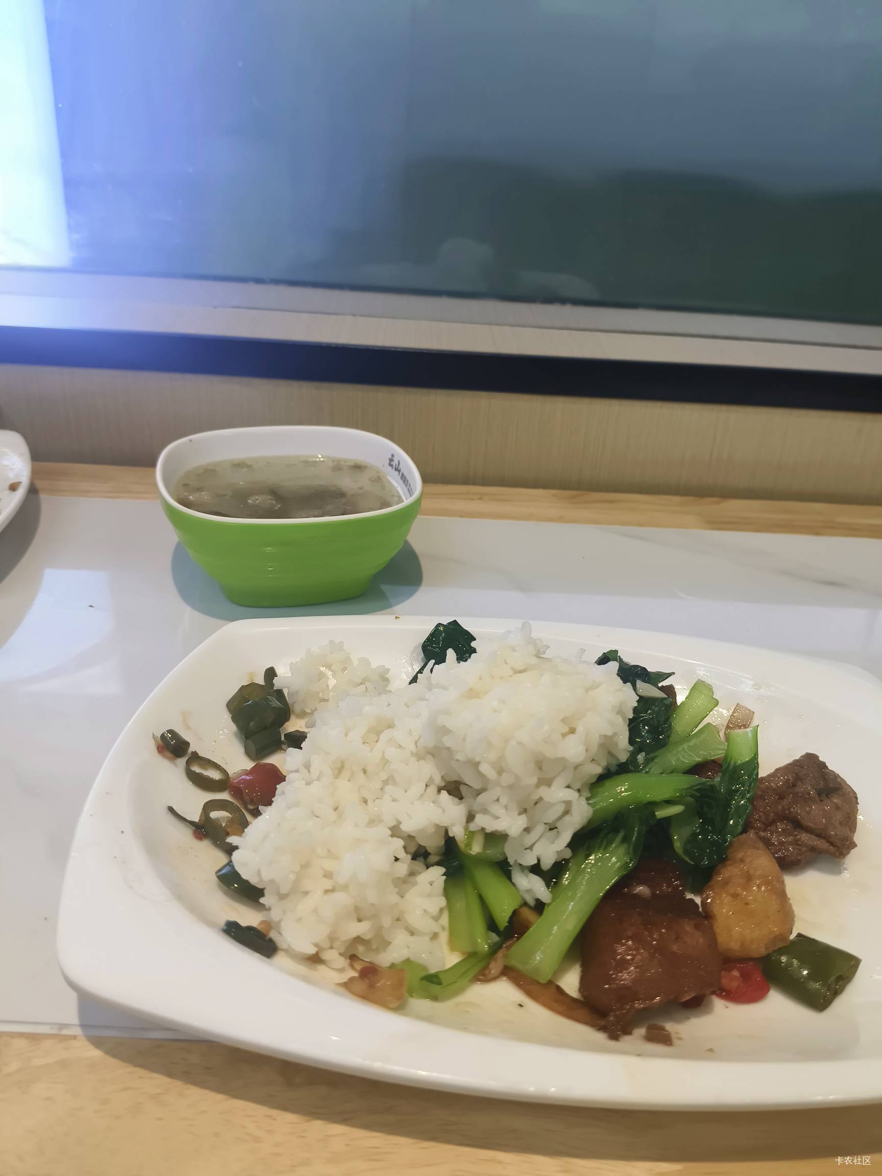 吃自助餐连老头都吃不过，惭愧

62 / 作者:我呢我呢手机 / 