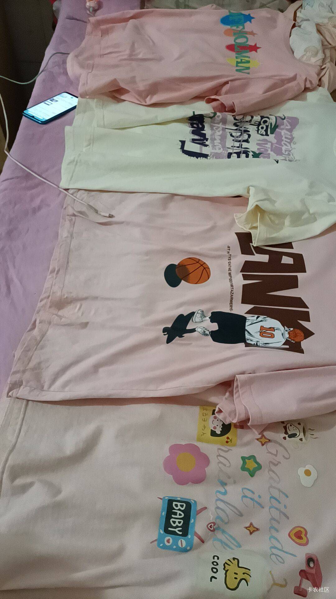 卡农小趴菜 请求定制专属T恤。 名字就叫卡龙农小趴菜。我穿出门给卡农做宣传。像我这42 / 作者:卡农小趴菜 / 