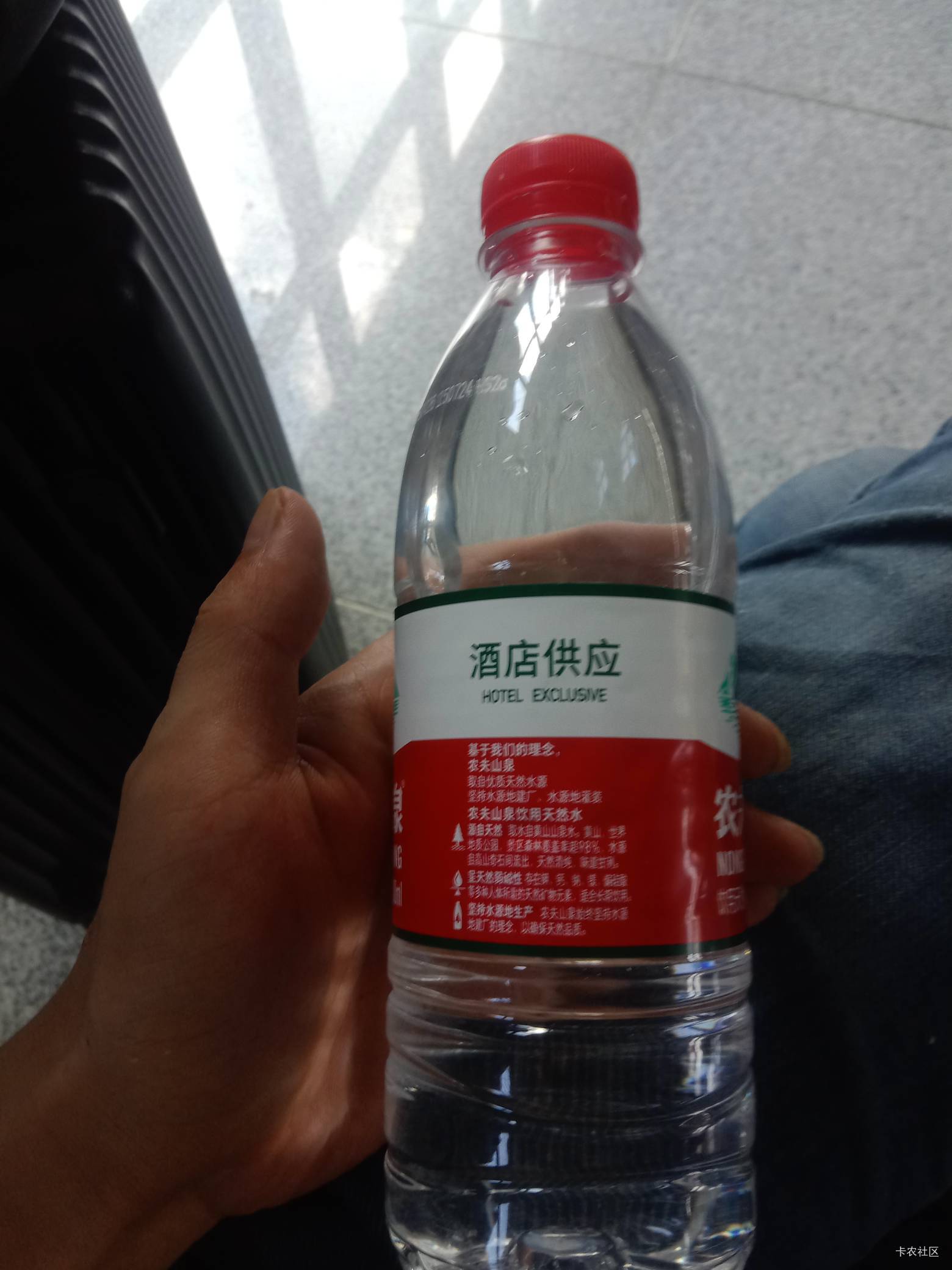 这酒店拿的水，喝完怎么浑身发热啊！感觉好骚啊

43 / 作者:mmmmkbh / 