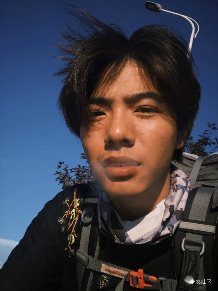 问下老哥们，这样的算不算帅哥，我感觉蛮帅的



90 / 作者:好好做个卡农人 / 