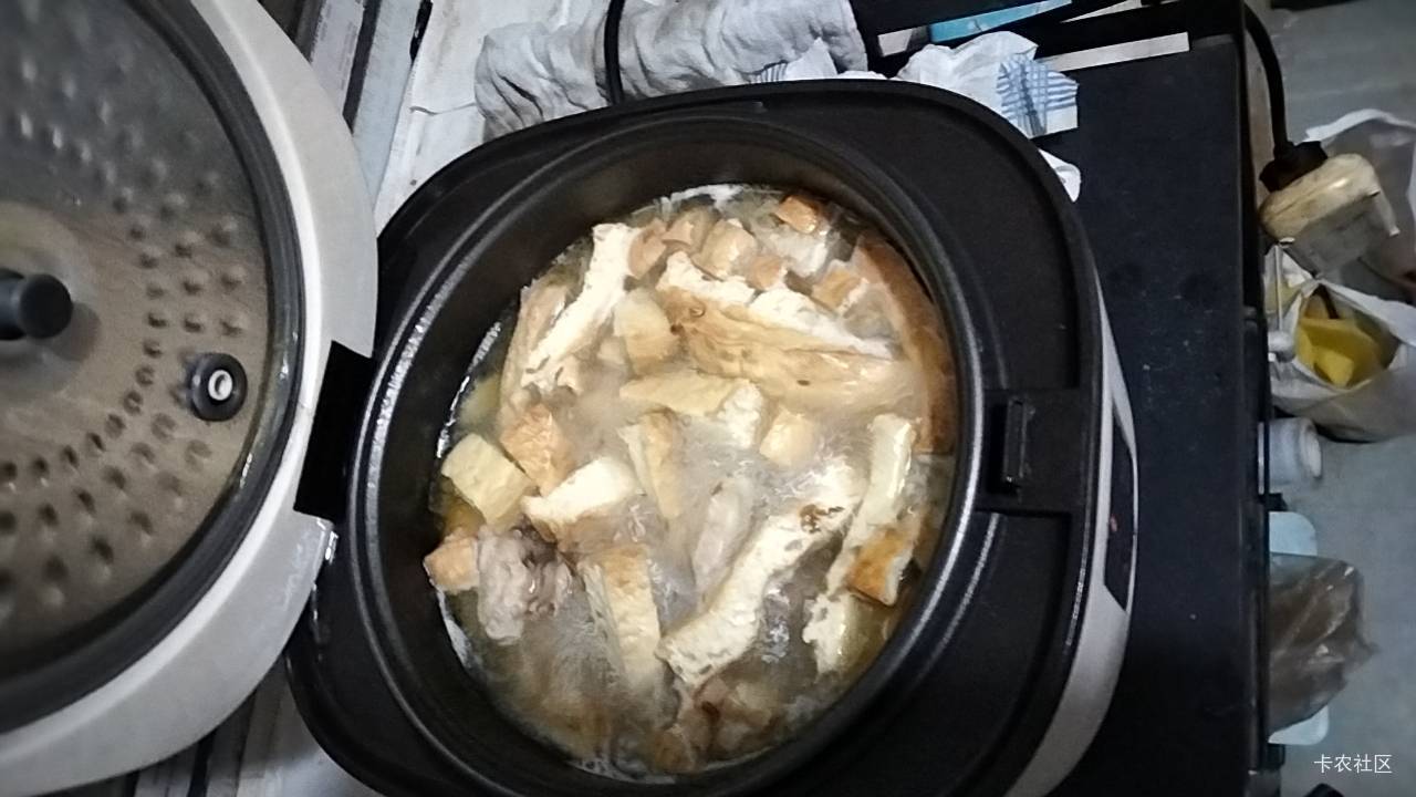 炖上排骨，哈哈，都是豆腐条，自己炸的豆腐切条，食量大，一锅一顿饭

27 / 作者:五局 / 