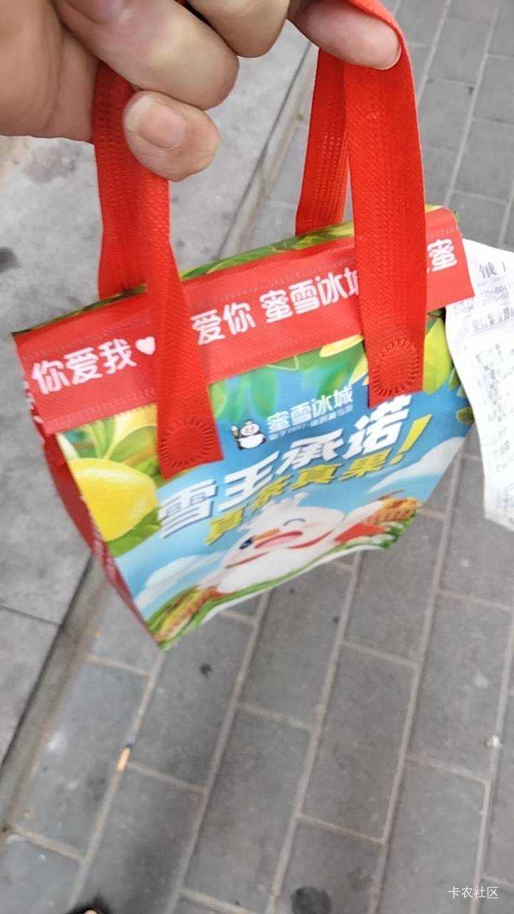抱家里狗子，蹲铭功路大石桥河边配种去吧，闲了就烦，也不知今天运气咋样。
就算一分37 / 作者:五局 / 