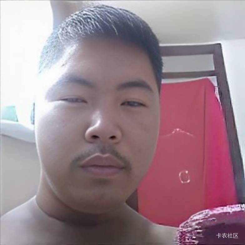 网上跟女的聊天，把我照片发过去，直接把我拉黑了
21 / 作者:萧瑟秋风今右是 / 