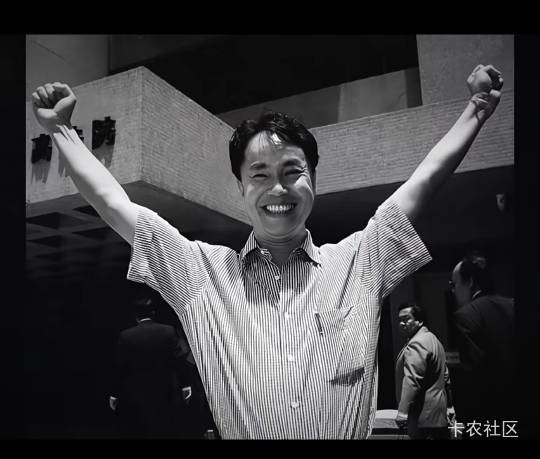 老哥们事情是这样的，同学群都几个月没聊天了，是我回答了然后他们哗啦啦的开始聊半天39 / 作者:jbbn / 
