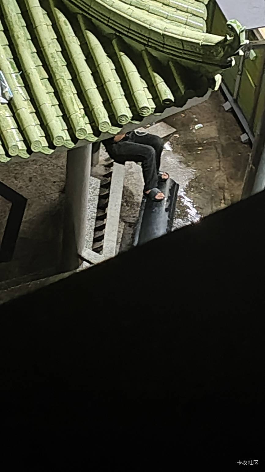 雨停了老哥还不回去啊，等下又下大了怎么办，到时候别淋感冒了


4 / 作者:段友1 / 