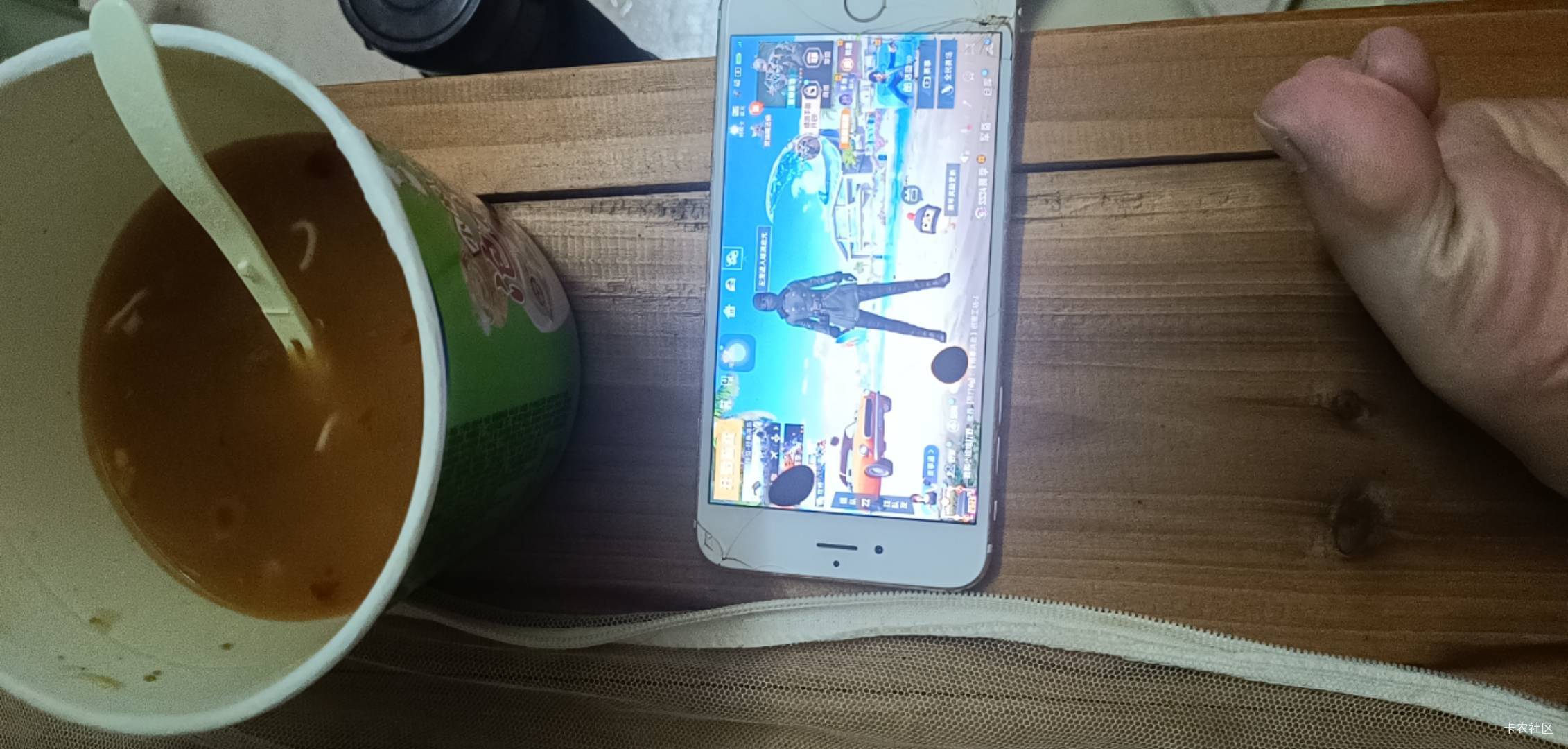 这几天都通宵打吃鸡。有老哥玩吗？

25 / 作者:开弓没有回头箭 / 