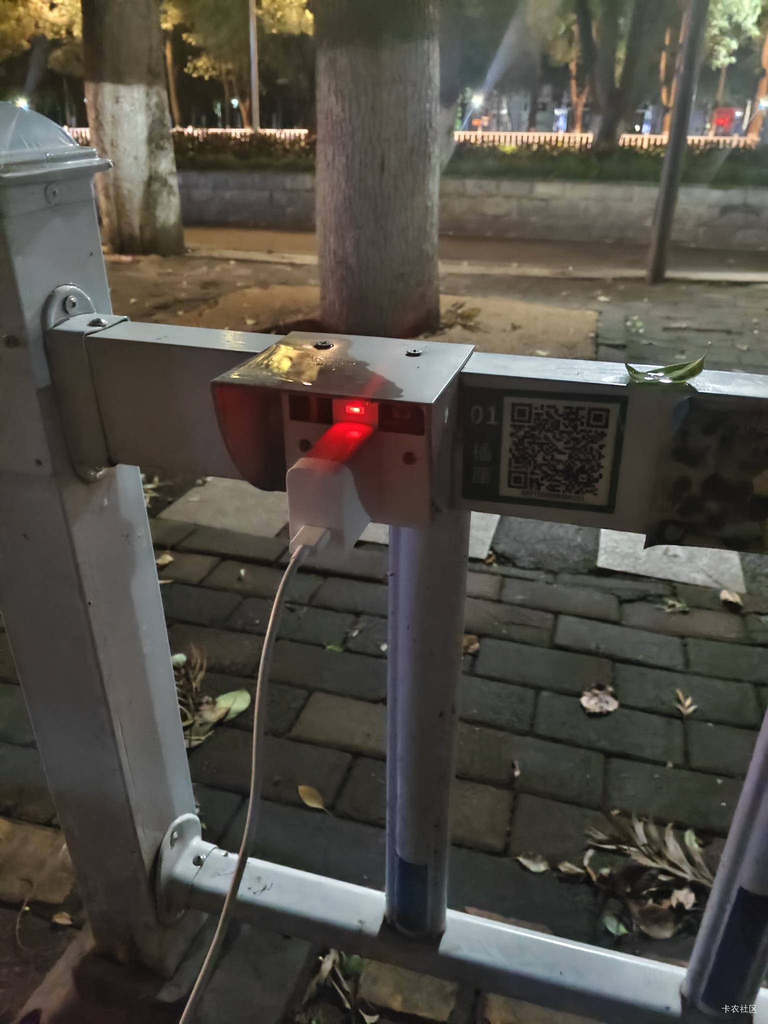 手机没电了，扫码路边的驴充充充电桩，充满了才花了3分钱




8 / 作者:二娃宝妈 / 