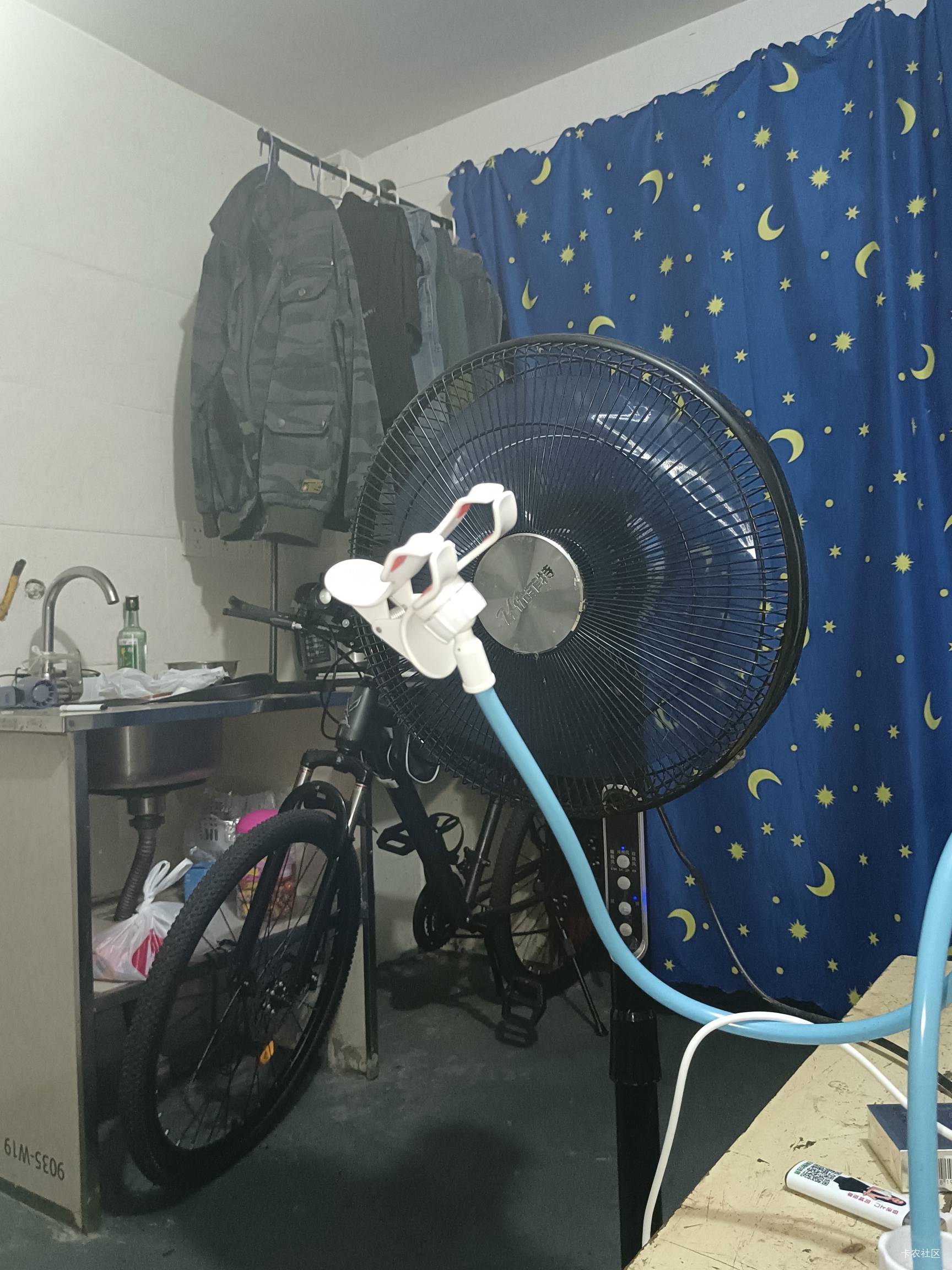 真的烦死，热的到现在也睡不着。哪里都是热的，
58 / 作者:七剑下面条 / 
